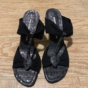 Donald Pliner heeled sandals